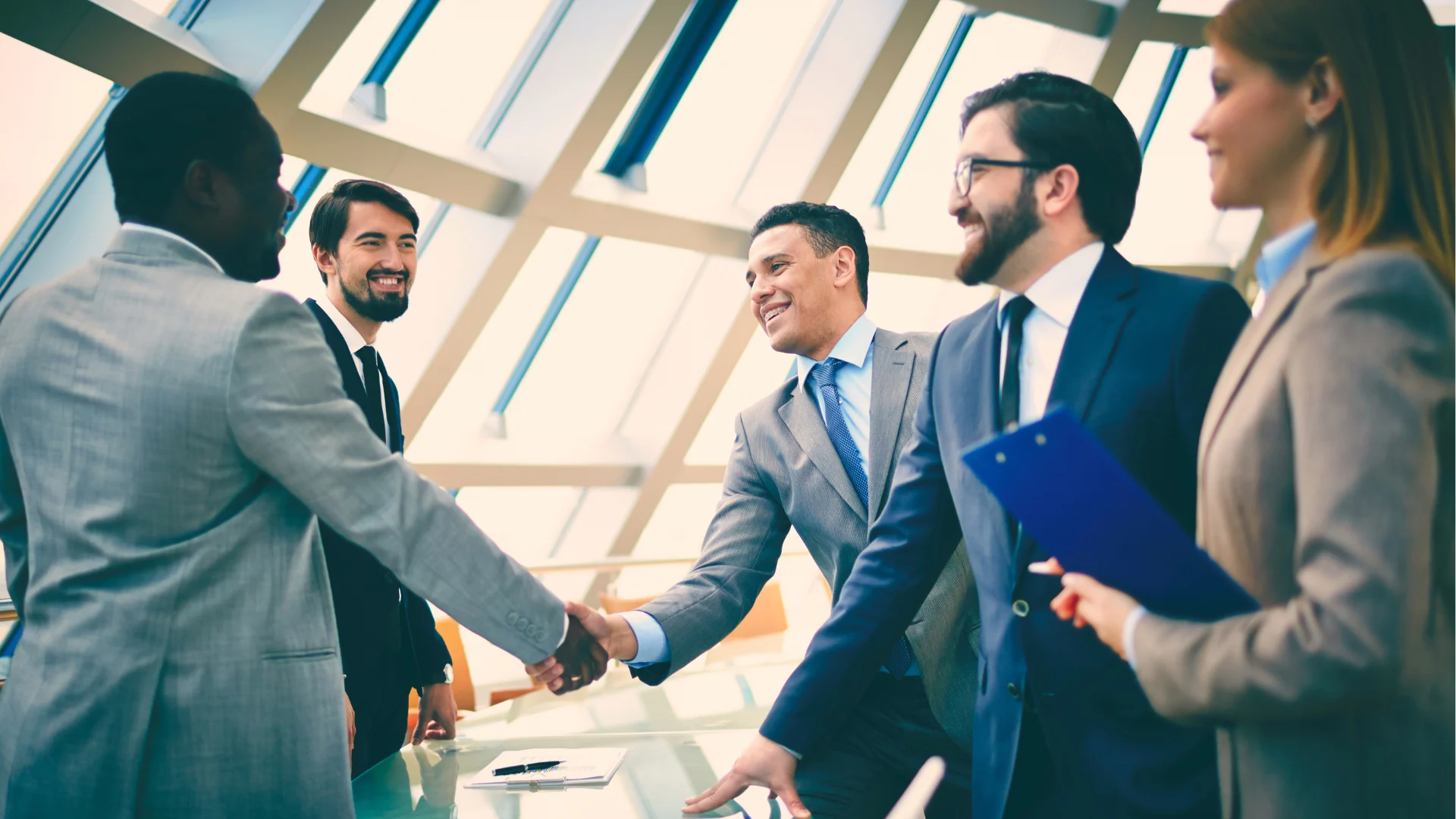 Alianzas Estratégicas en el Entorno Empresarial: Herramientas Claves para la Competitividad y el Crecimiento Sostenible