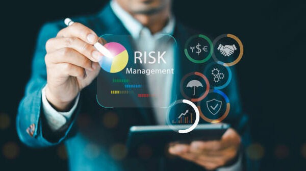 Gestión de riesgos predictiva: Anticipando lo imprevisible con algoritmos inteligentes
